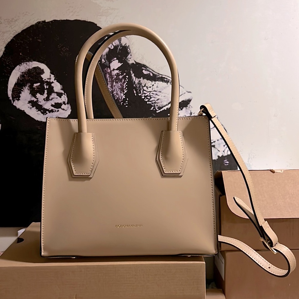 Brand New. No tags. Never used. BCBGMaxAzria handbag.
